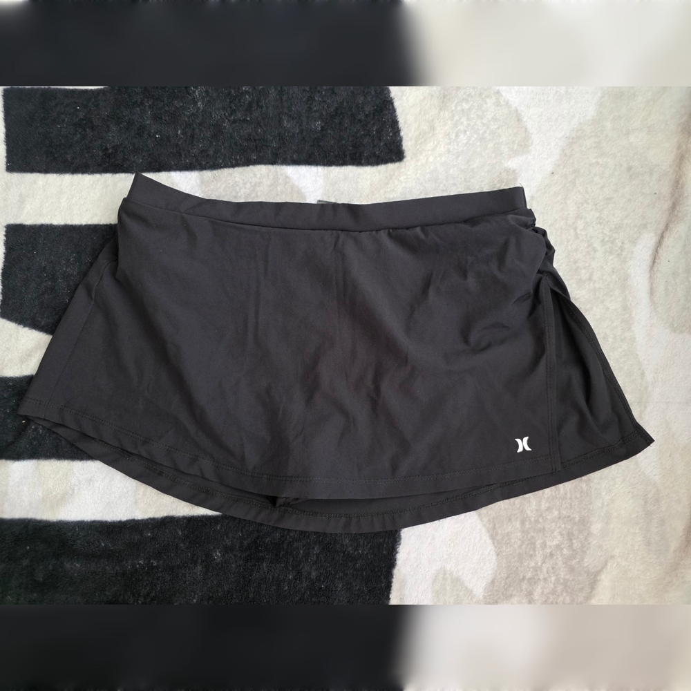 Hurley Women's Black Skirt